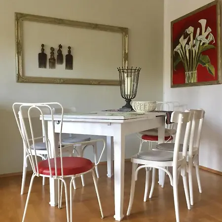 公寓 Charmant, Hell & Zentral: 70 Qm Im Villenviertel *